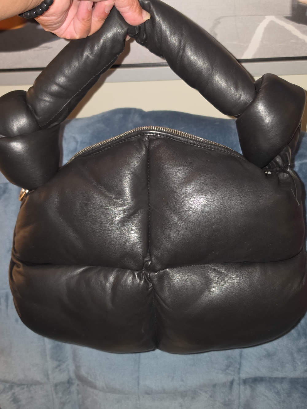 Black Puffer Handbag - Stylish Womans Carry